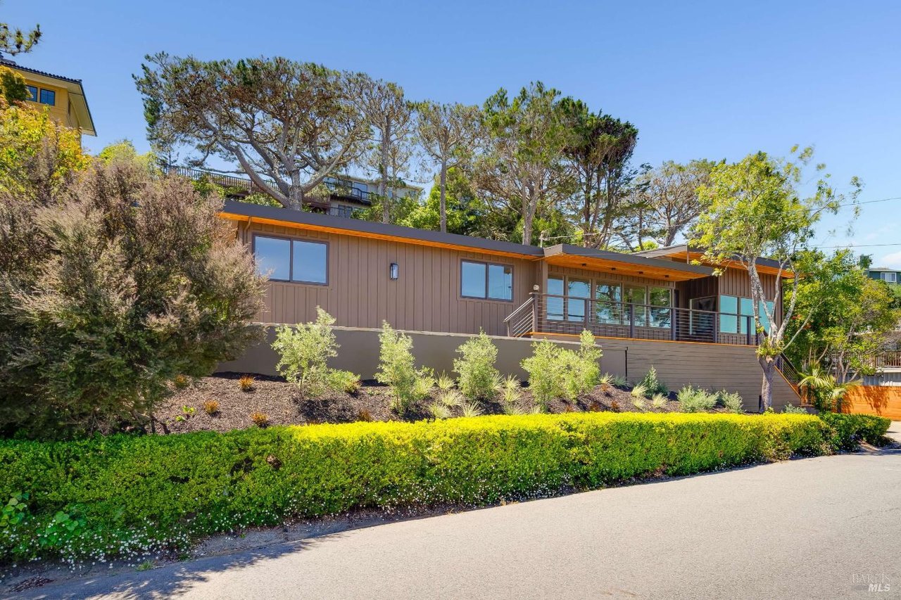 240 Richardson Dr