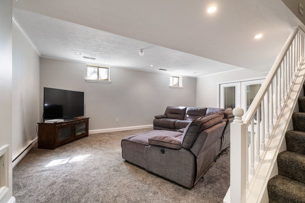 913 Highlander Circle