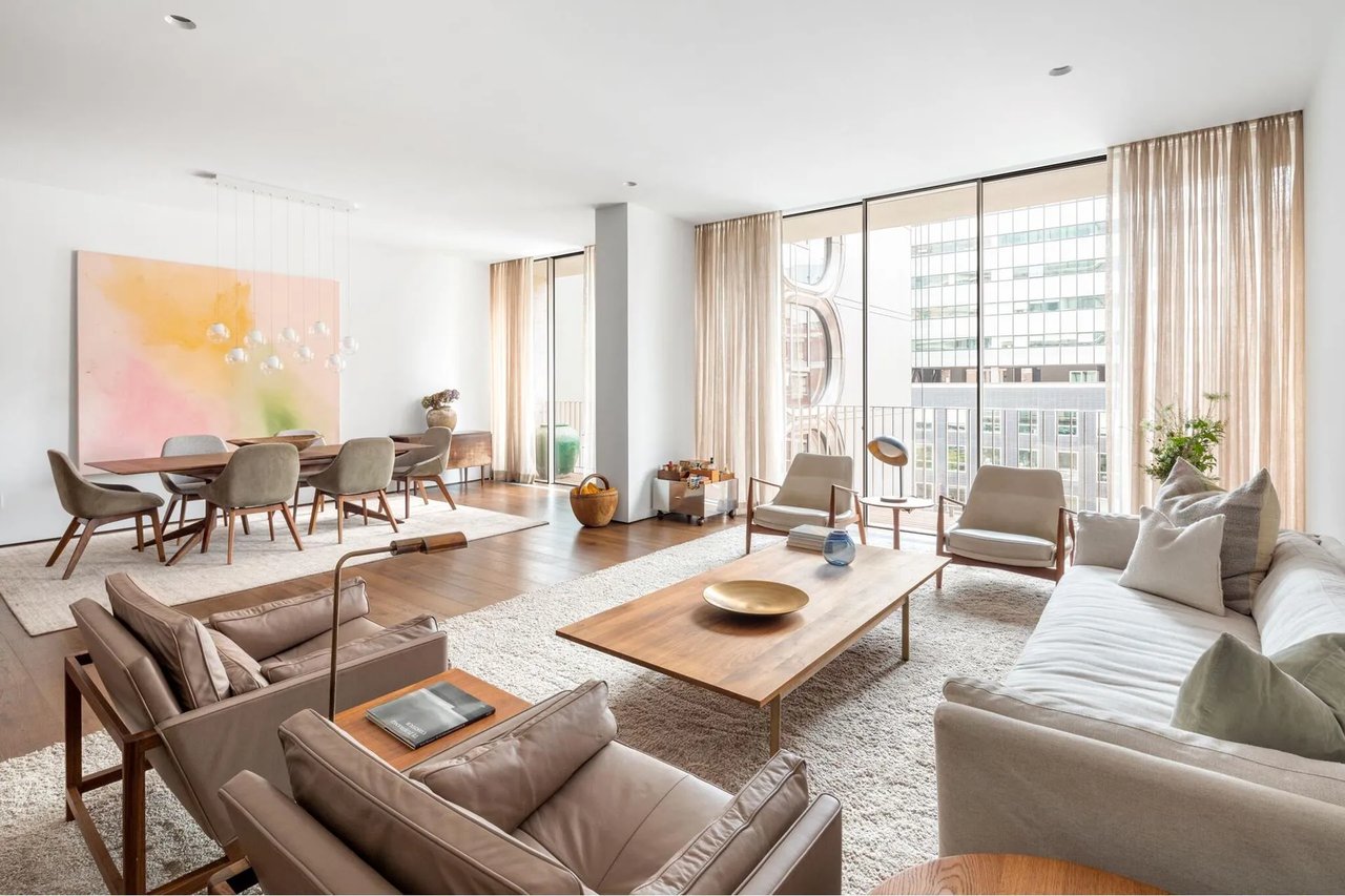 527 W 27th St, #8A