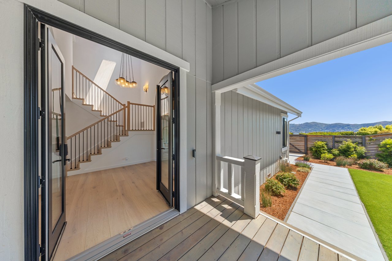 Stylish View Home on a Cul-De-Sac