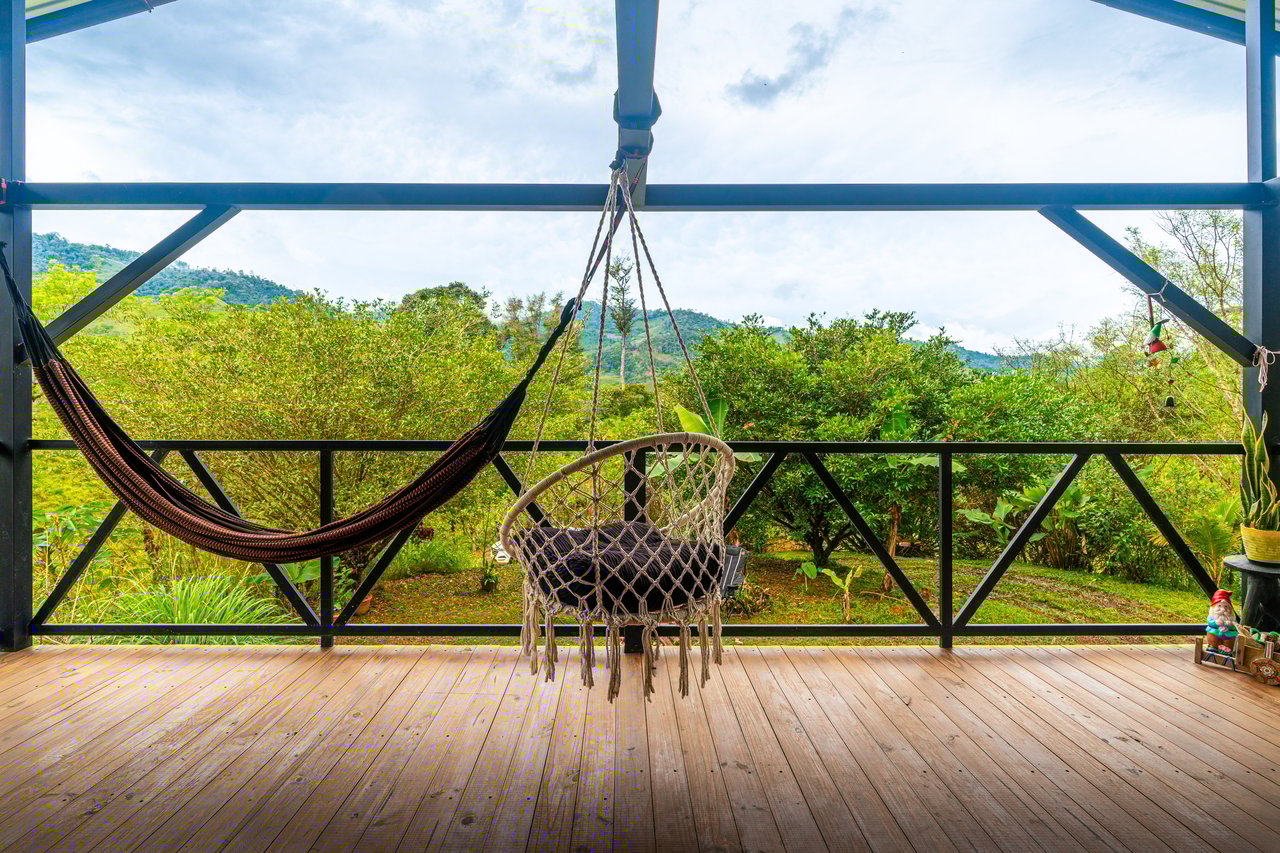 Off Grid Cabin - San Vito with Amazing Mountain Views