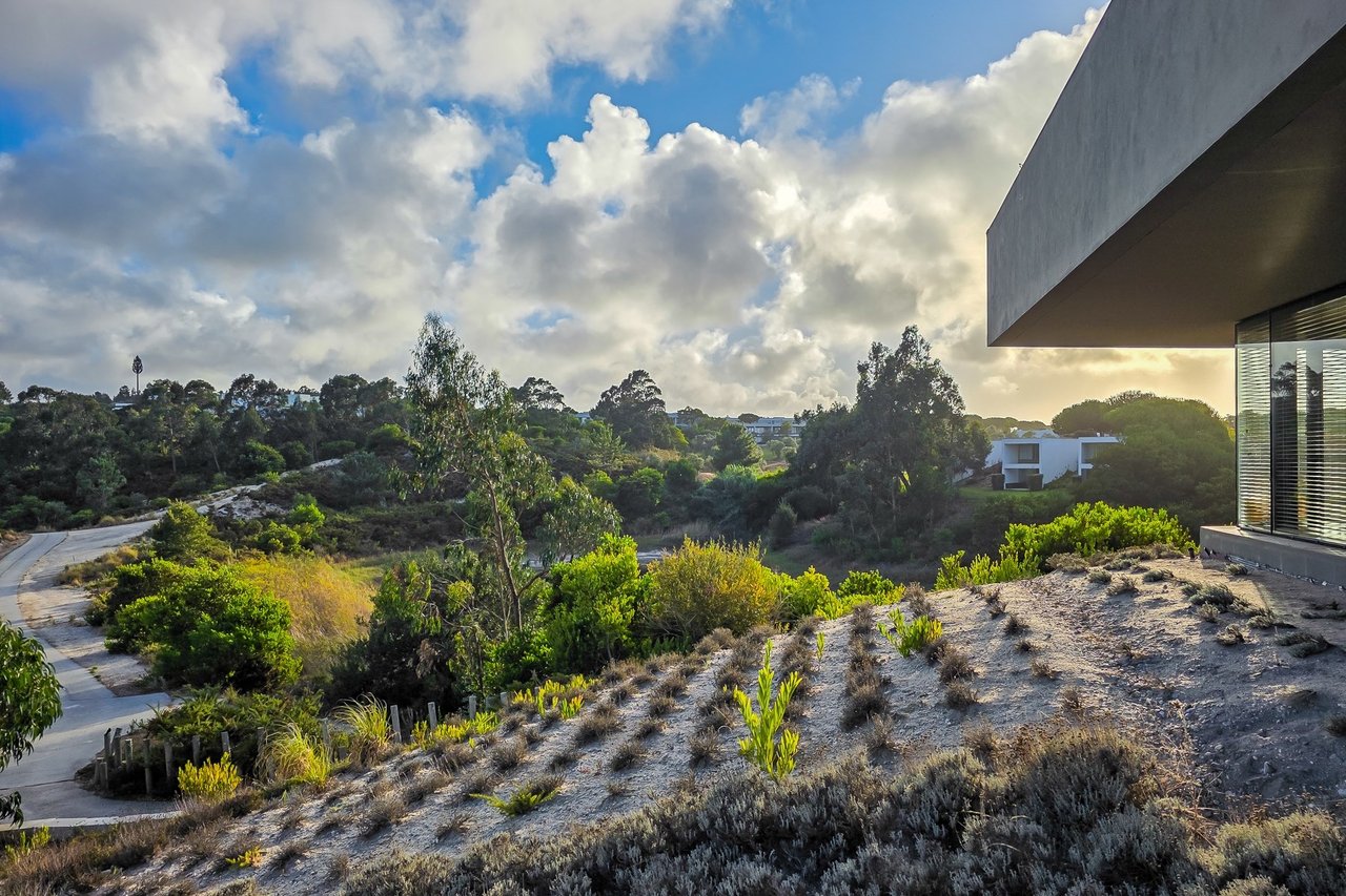 Japanese-Inspired Villa in Bom Sucesso Resort, Óbidos