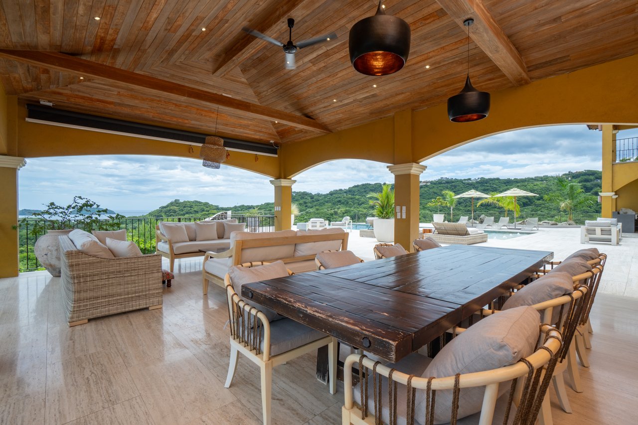 Casa Loro - Luxury Estate