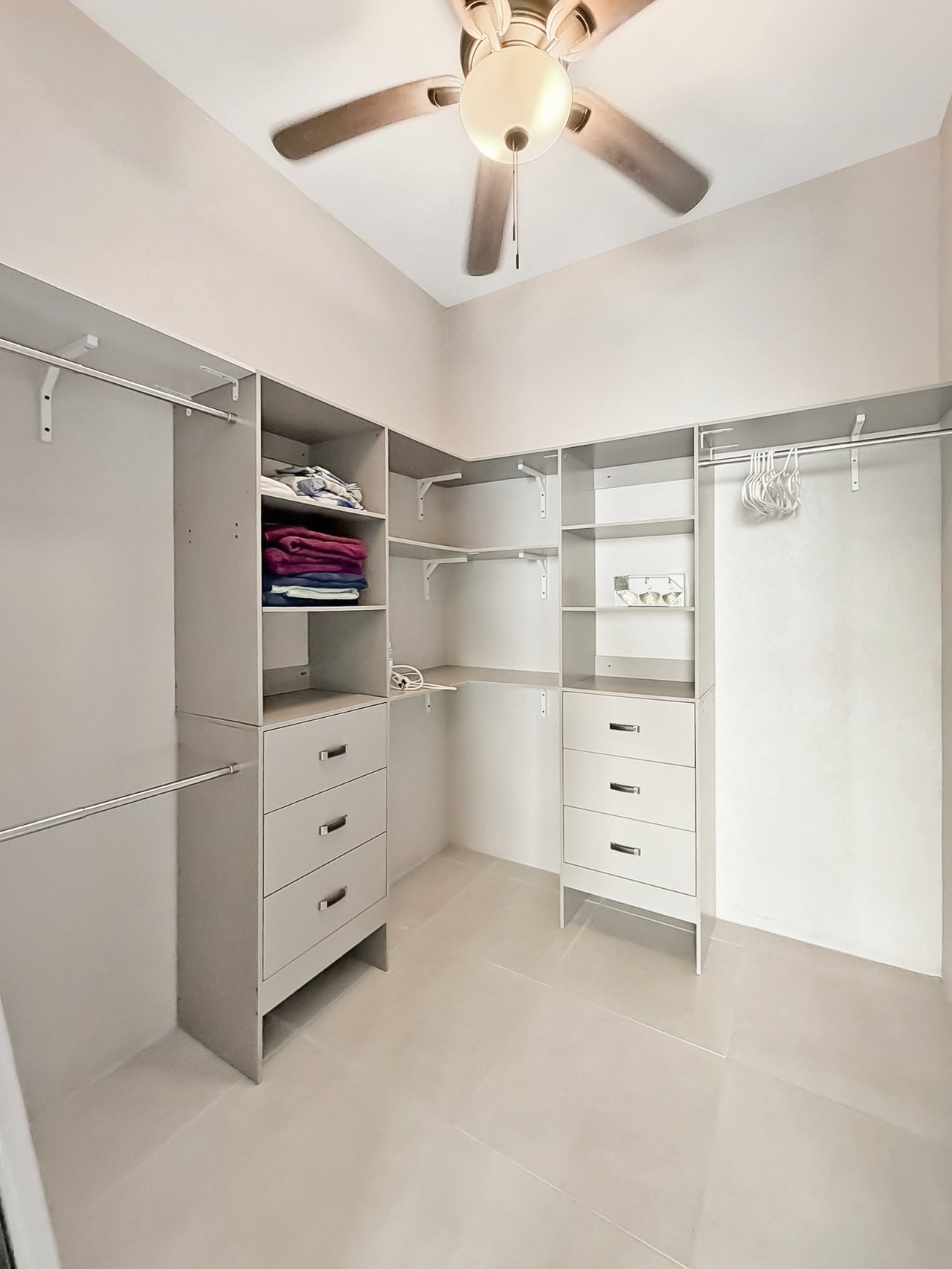 987 Butu Mountain 1 Bedroom Apartment