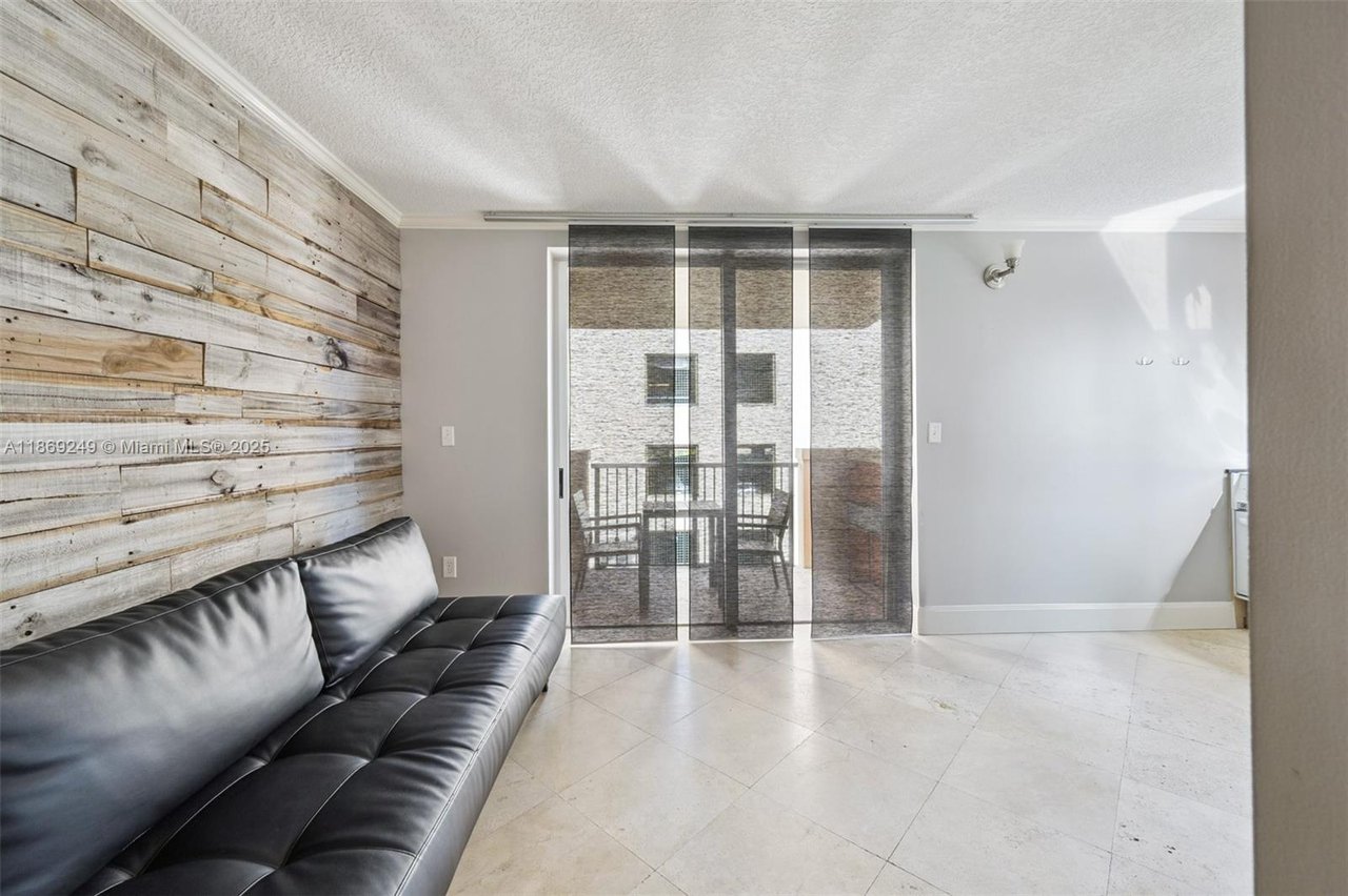 2951 S Bayshore Drive | Unit 917