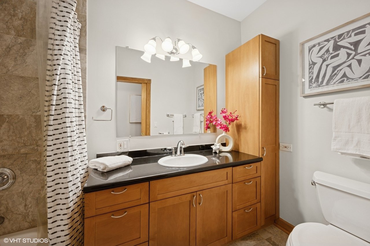1433 W Cuyler 