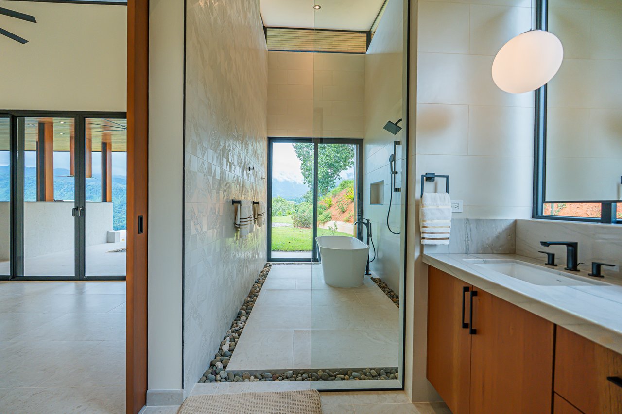 3 Bedroom Luxury Modern Tropical Home in Dominical
