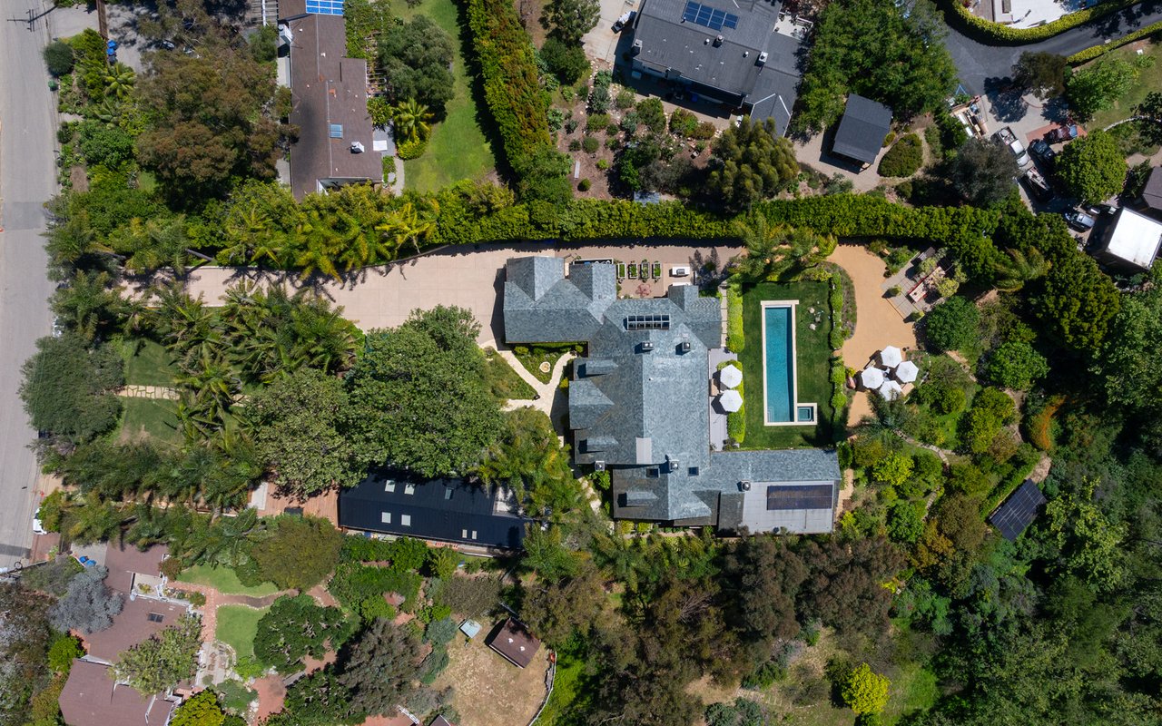 6625 Zumirez Dr