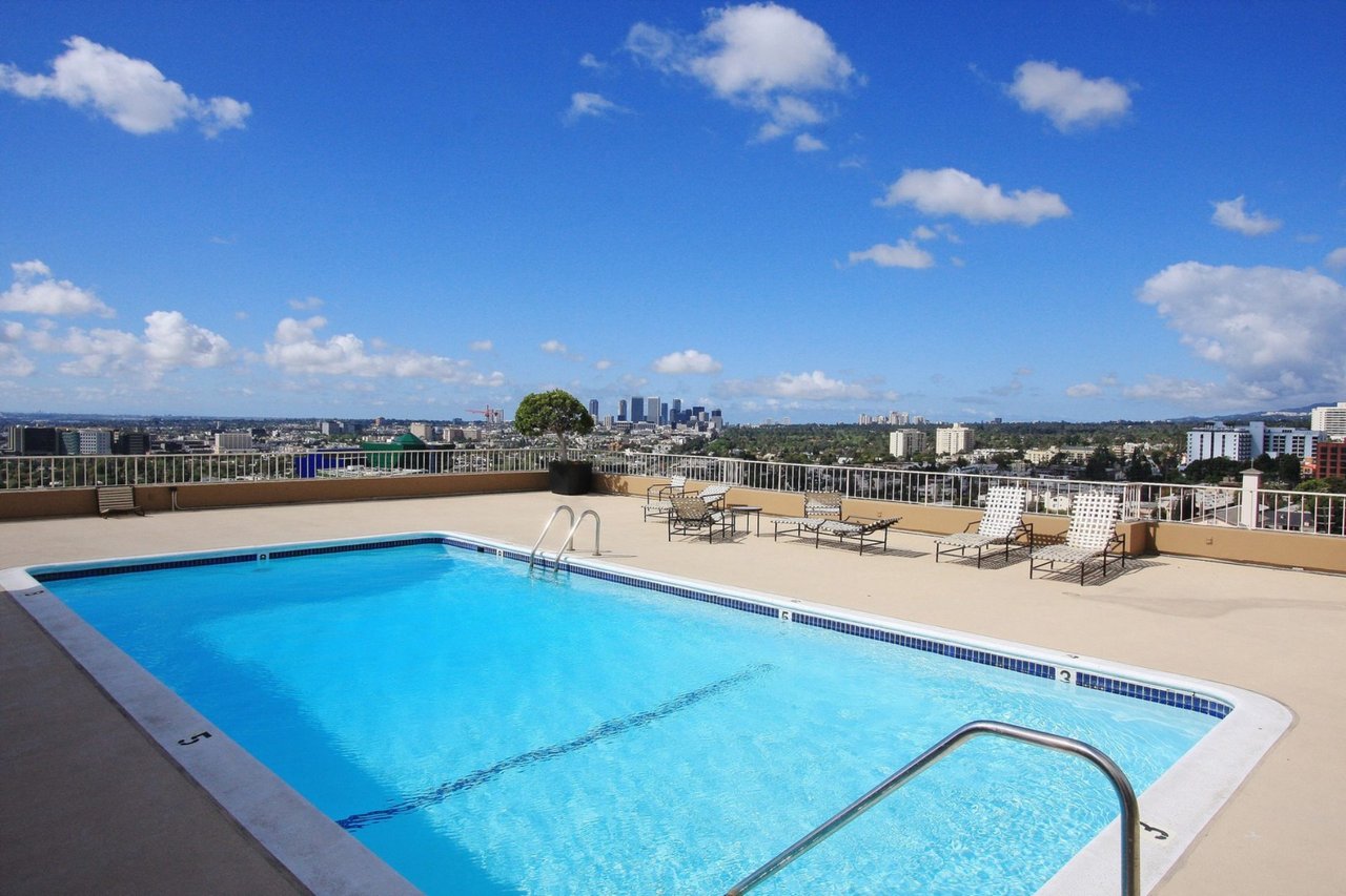 1100 Alta Loma Rd Unit 804