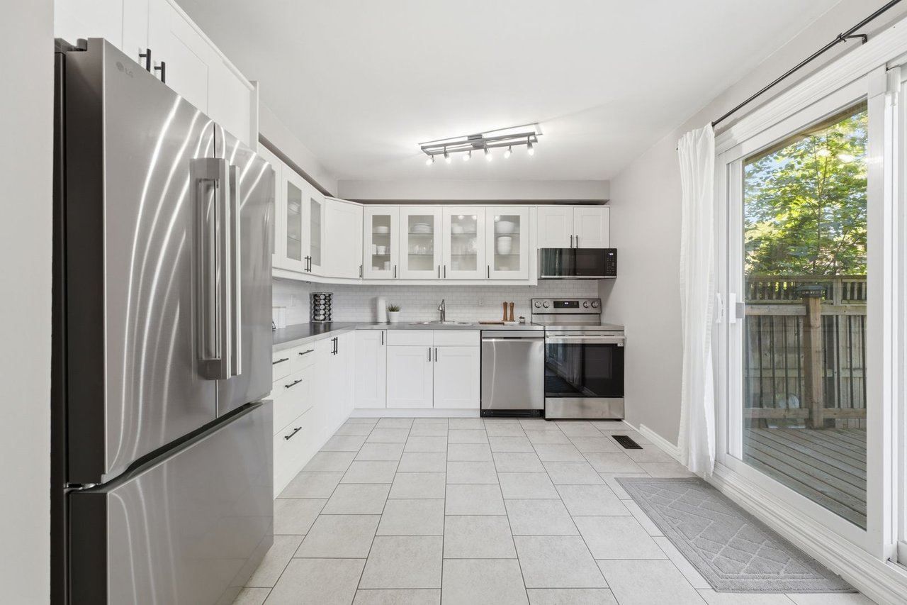 2 Wedgewood Ave