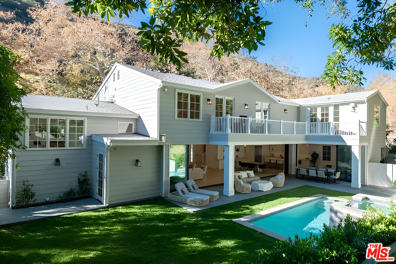 2794 Mandeville Canyon Rd