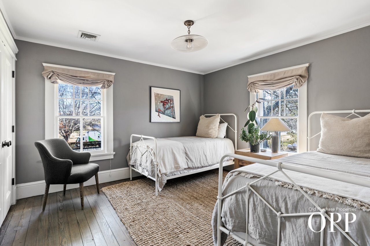 A MOVE-IN READY BELLPORT ORIGINAL