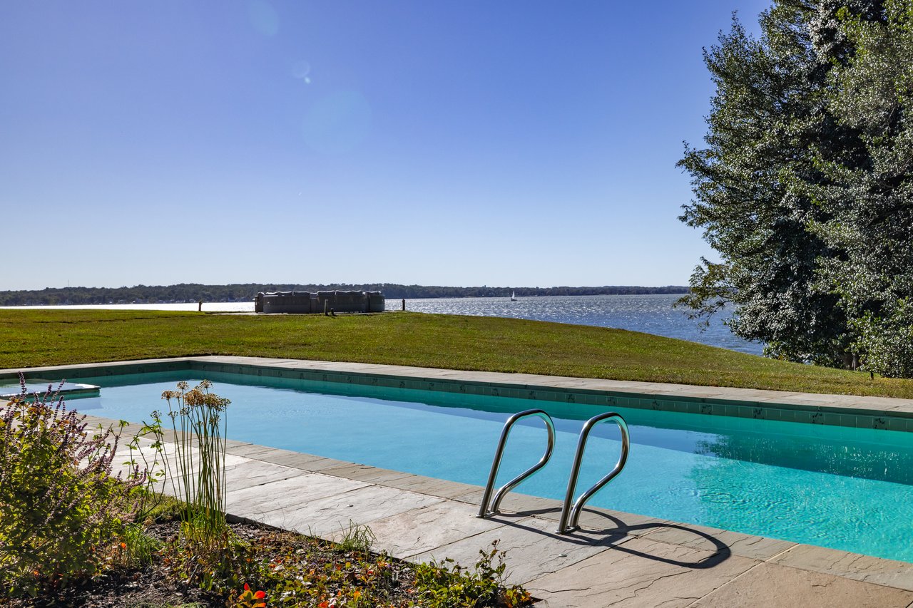 WATERFRONT GIBSON ISLAND ESTATE | 622 MAGOTHY