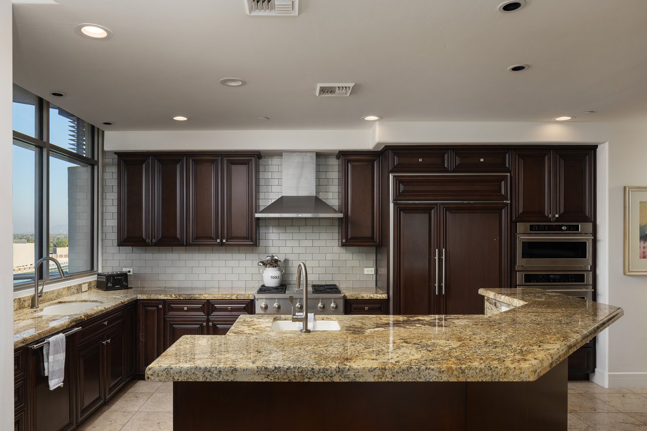 2402 E ESPLANADE Lane PH2