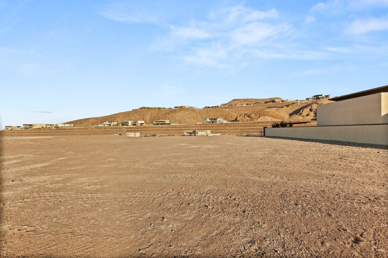 20 Sanctuary Peak Court