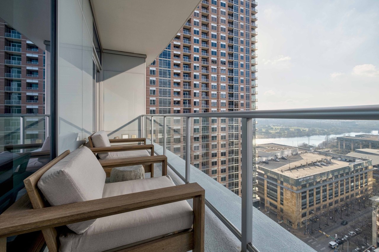 200 Congress Ave #18AE