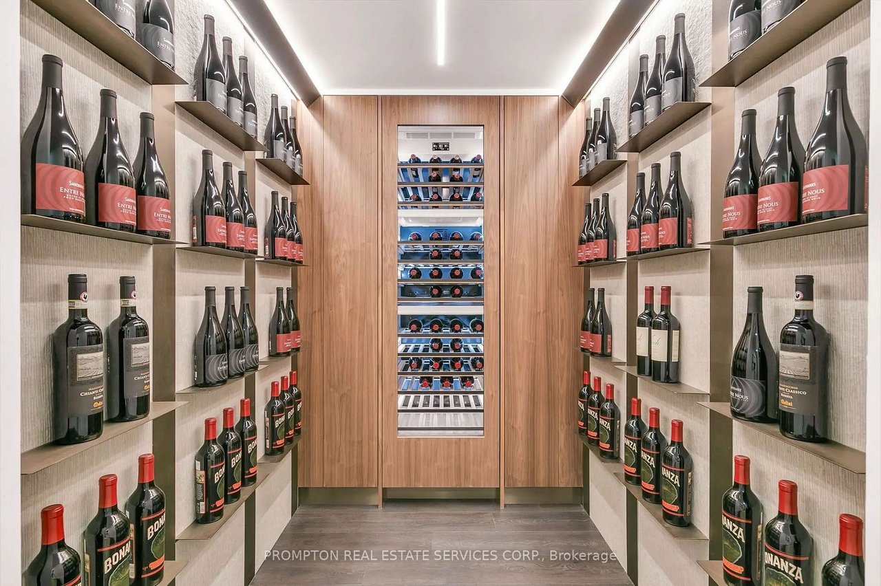 TWO-STOREY DREAM PENTHOUSE IN TORONTO