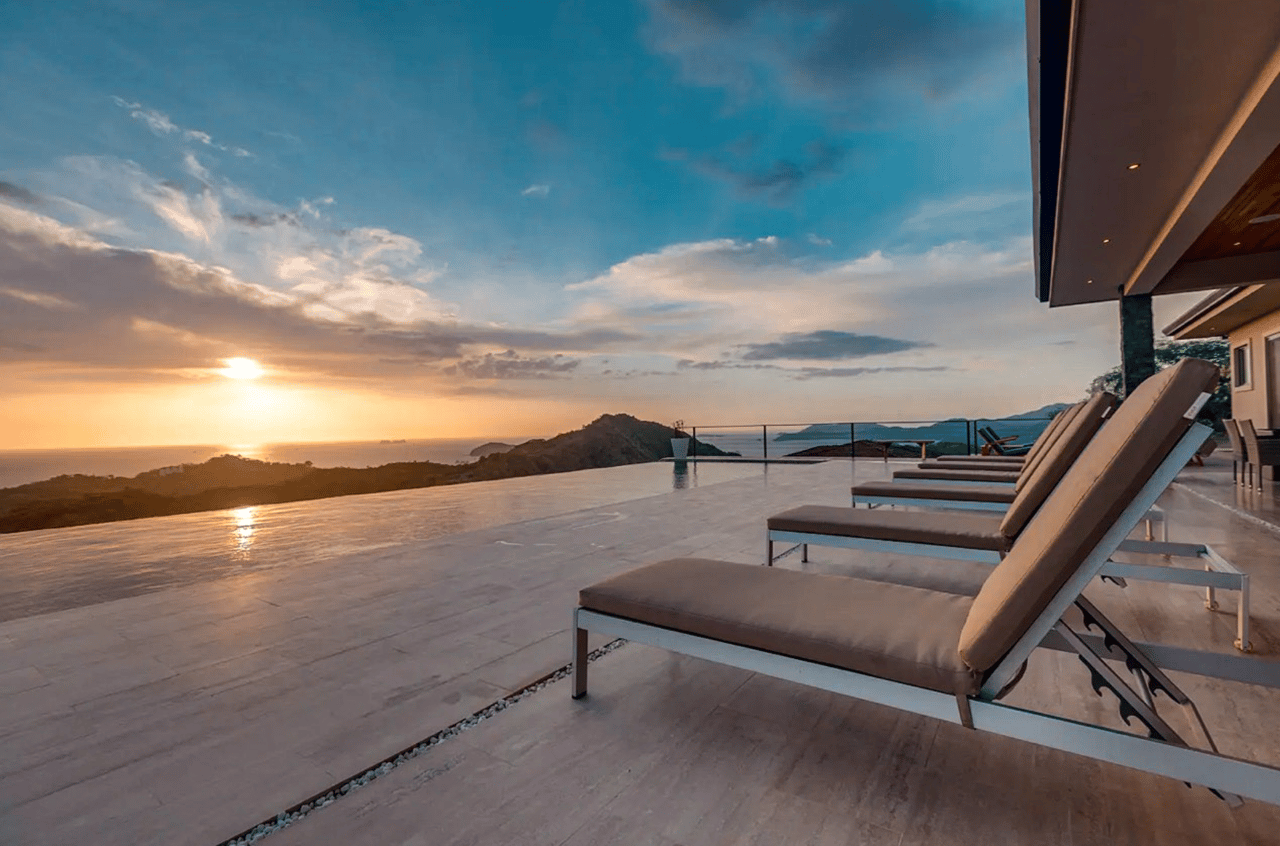 Casa Pacifica - Stunning 9-Bedroom Estate - 6BR Oceanview Home + 3BR Guest House - Mar Vista