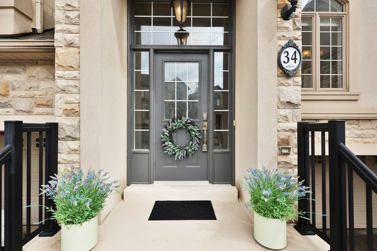 34-2400 Neyagawa Boulevard, Oakville