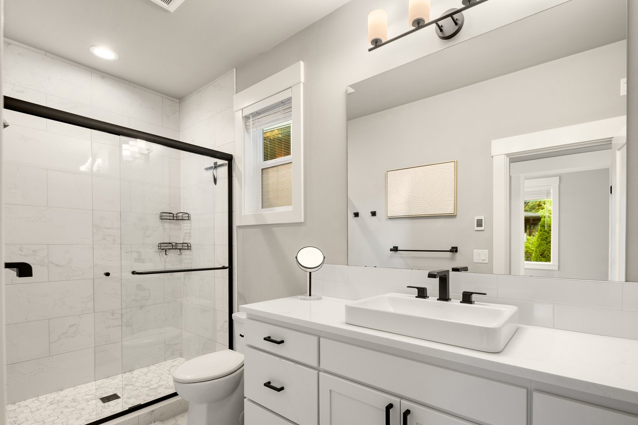 13005 NE 73rd Street Unit: 2