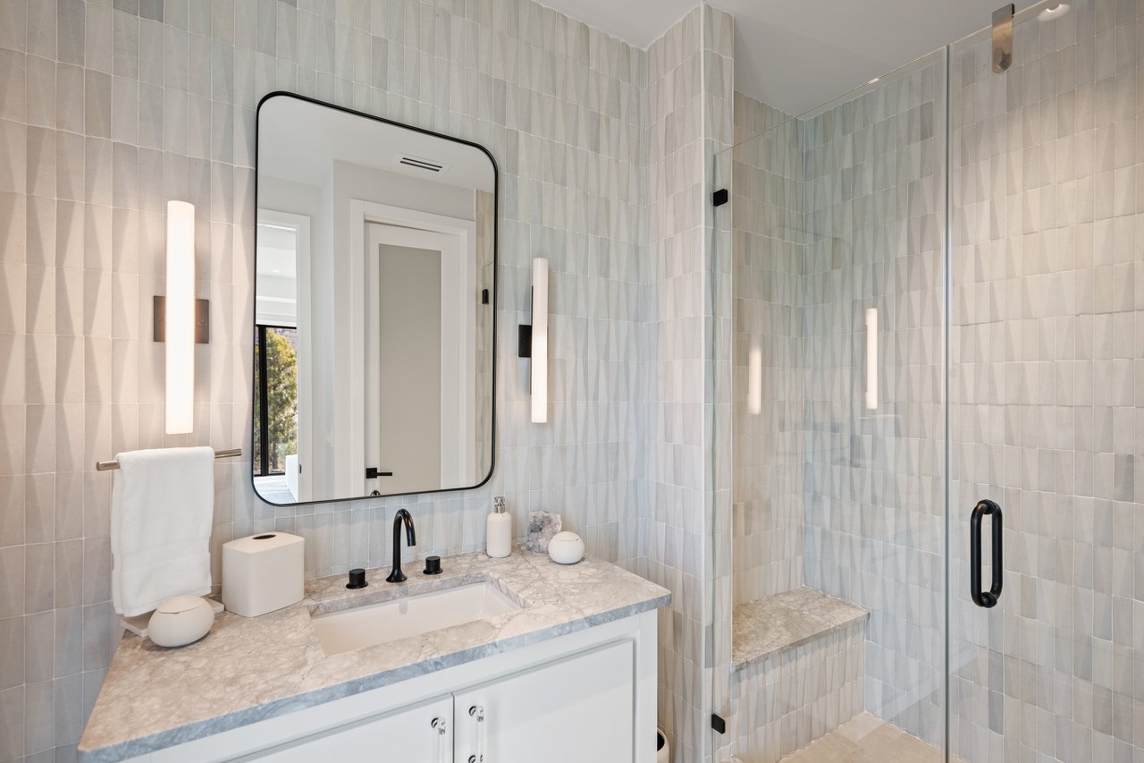 ANNAPOLIS WATERFRONT HOME | LAKE OGELTON WATERFRONT WITH CHESAPEAKE BAY ACCESS