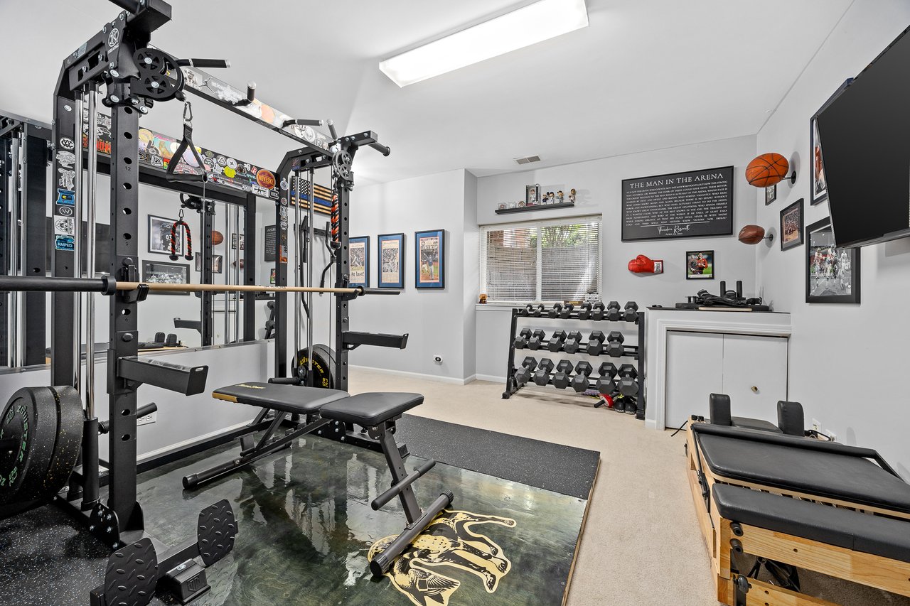 1103 Longwood Dr