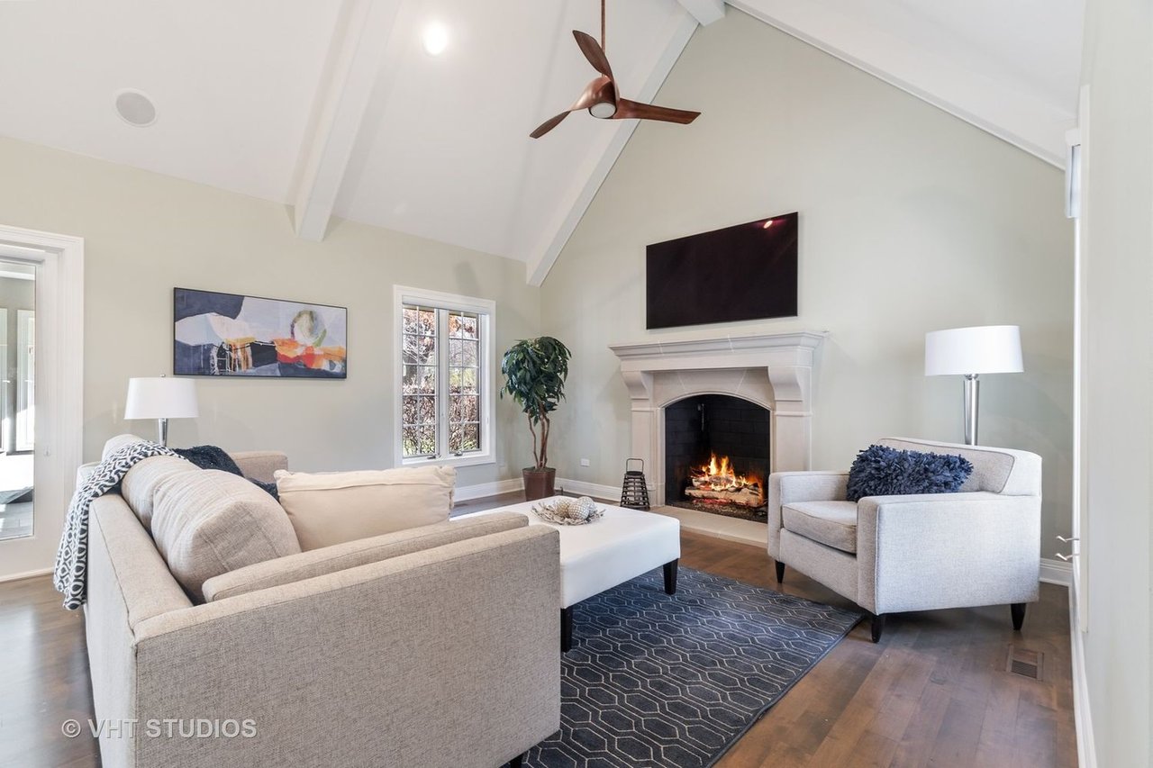 1111 Evergreen Dr