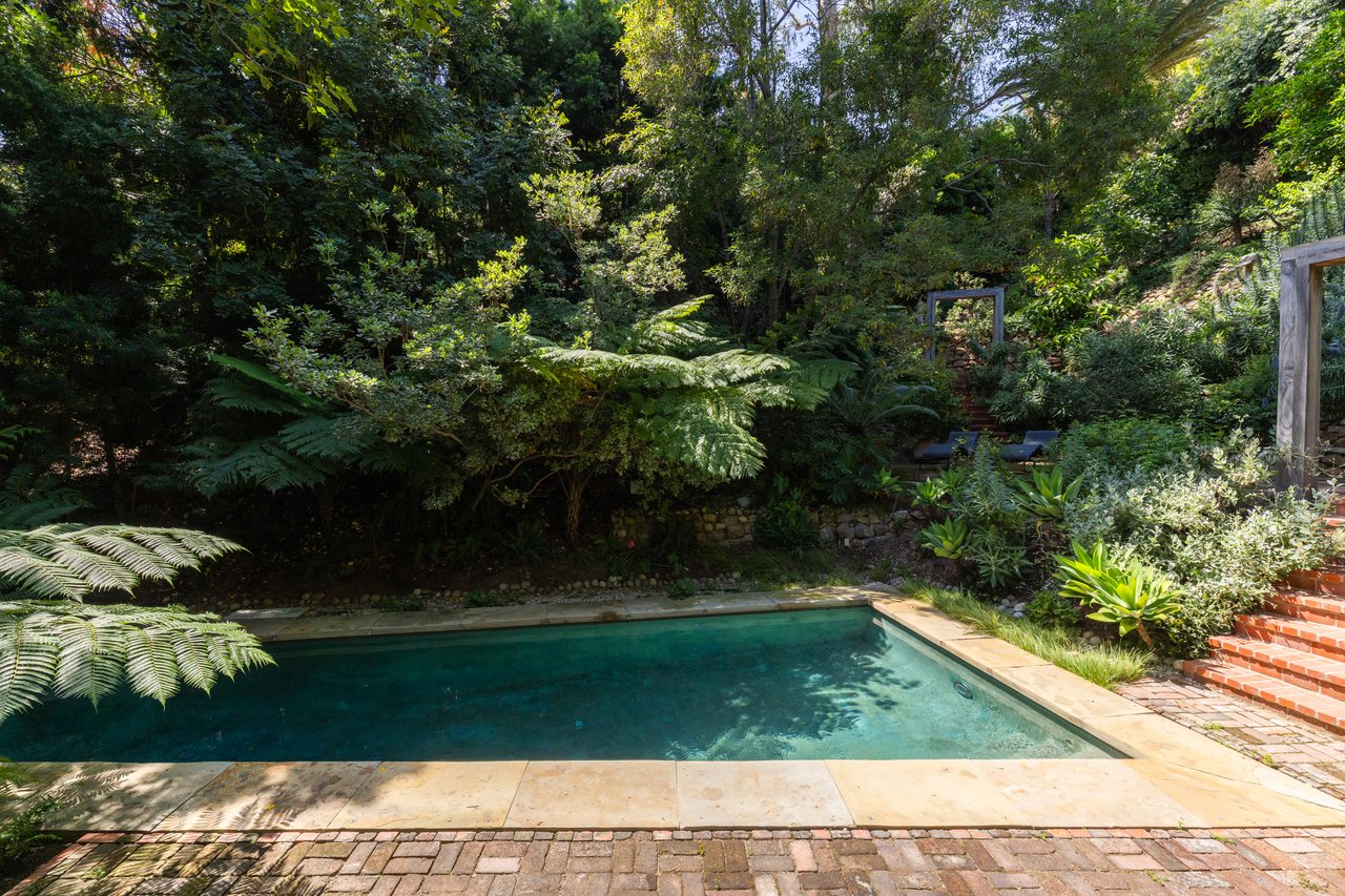 6964 Los Tilos Rd, Hollywood Hills