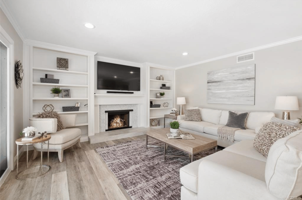 23921 Catbird Court