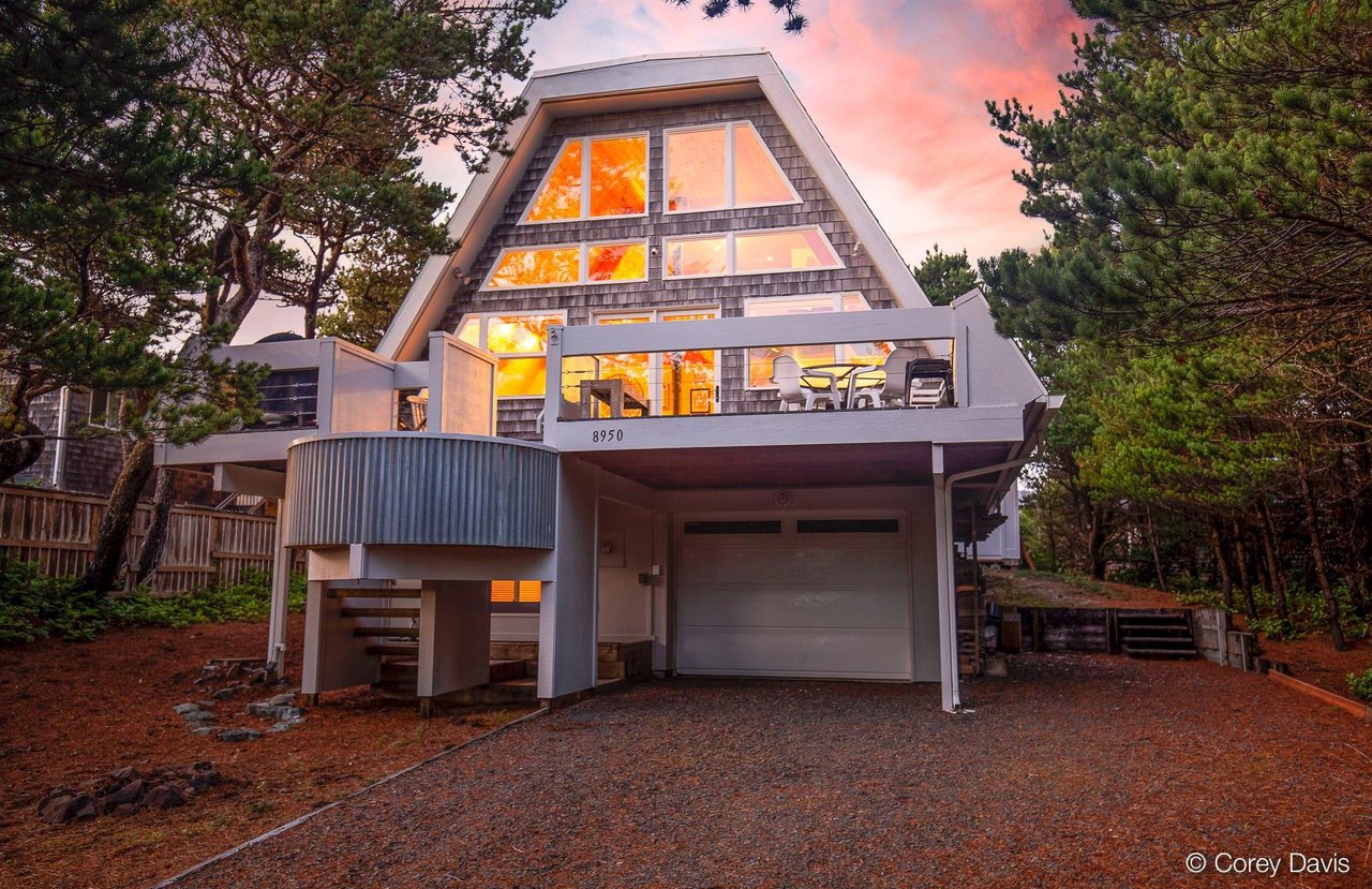 Sold custom timber-frame home at 8950 Spindrift Ln in Manzanita Oregon represented by Meadow Davis of Home + Sea Realty near the beach