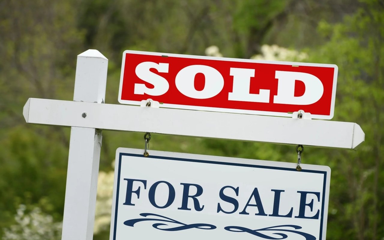 How Seasonal Changes Affect the Real Estate Market