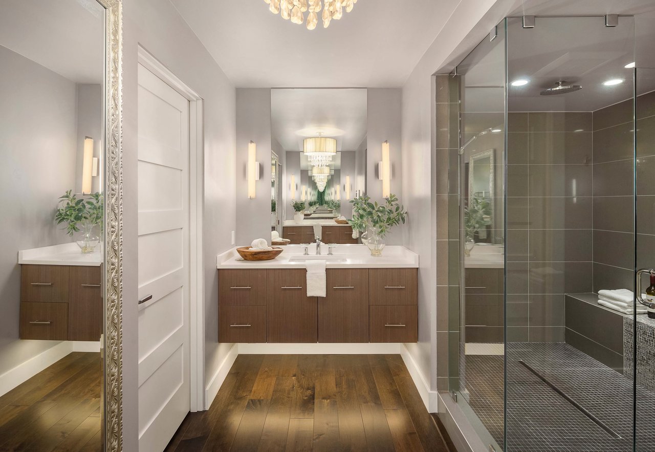 827 Lake Street S Unit: 208