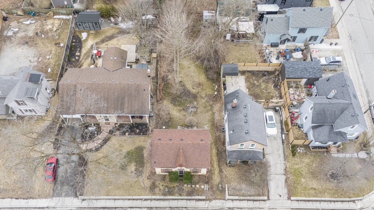 410 Eagle Street, Newmarket, ON L3Y 1K6