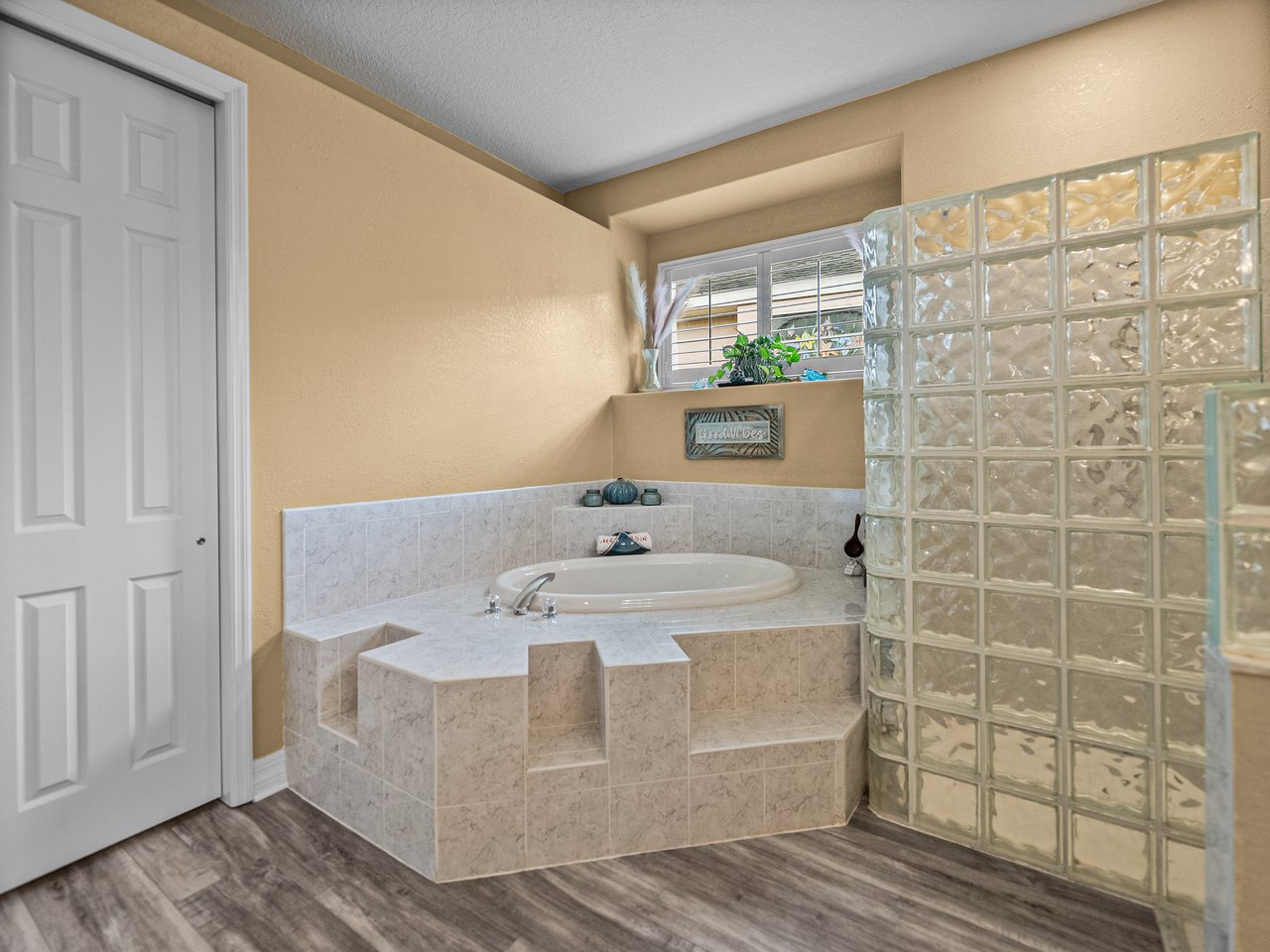 12413 WOODLANDS CIR