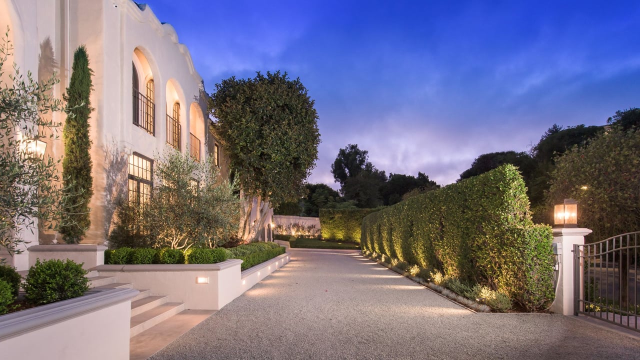 1275 Benedict Canyon Dr