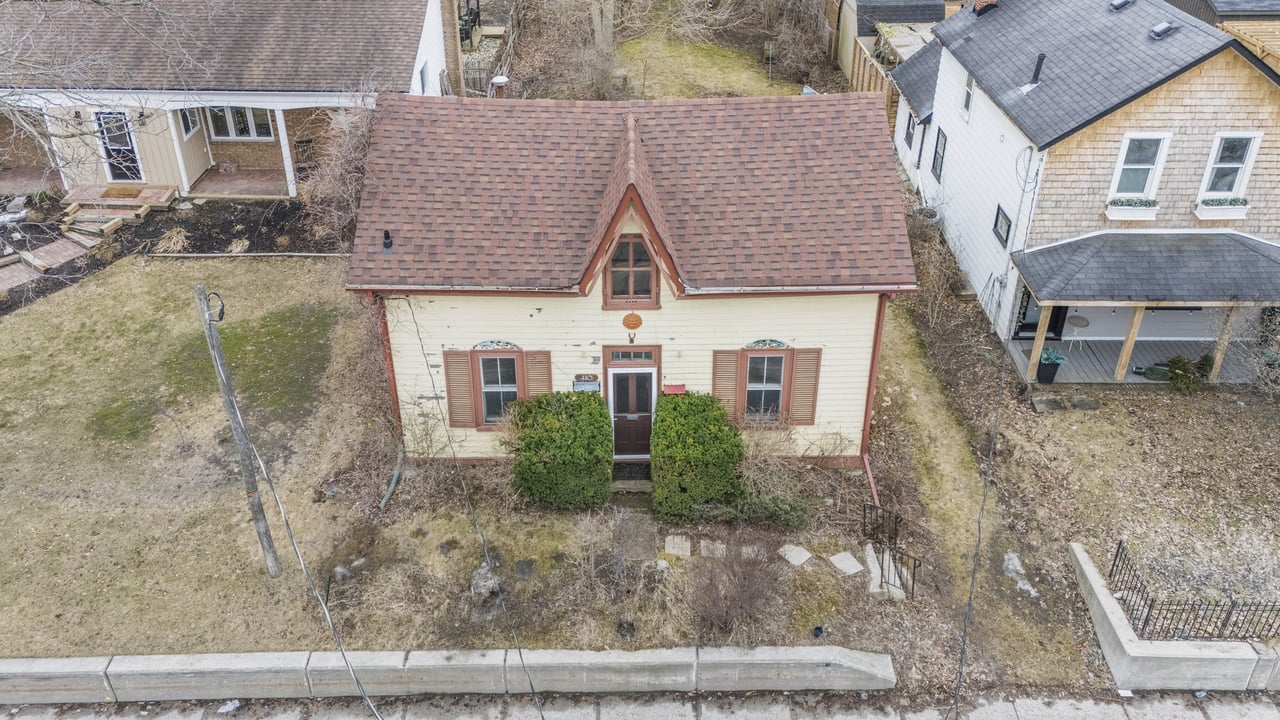410 Eagle Street, Newmarket, ON L3Y 1K6