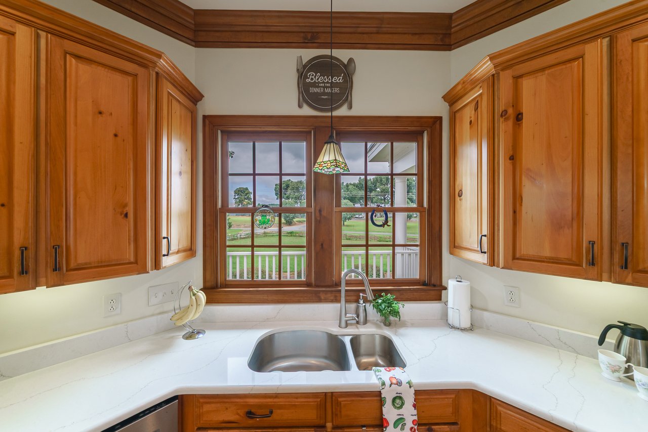29-Acre Equestrian Estate with 14-Stall Barn