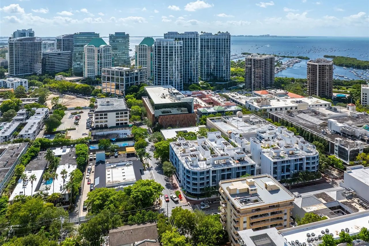 3339 Virginia Street # 301