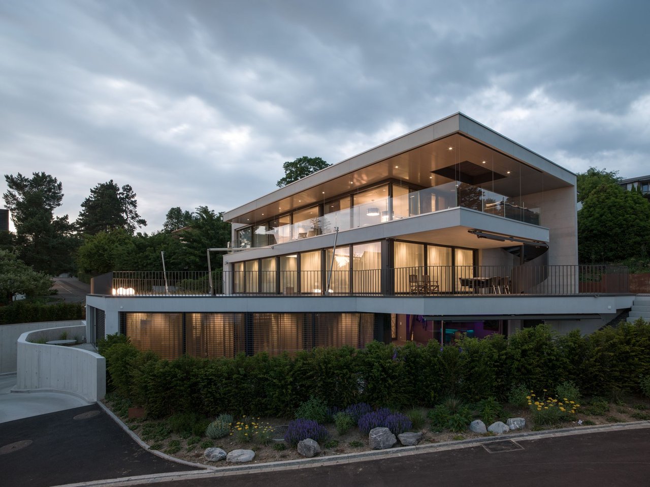Luxury Living at Lake Zurich in Switzerland