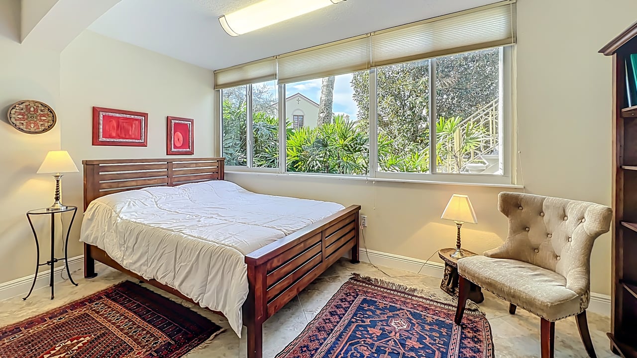 Blissful Downtown Winter Park Pied-à-Terre at Whispering Waters 