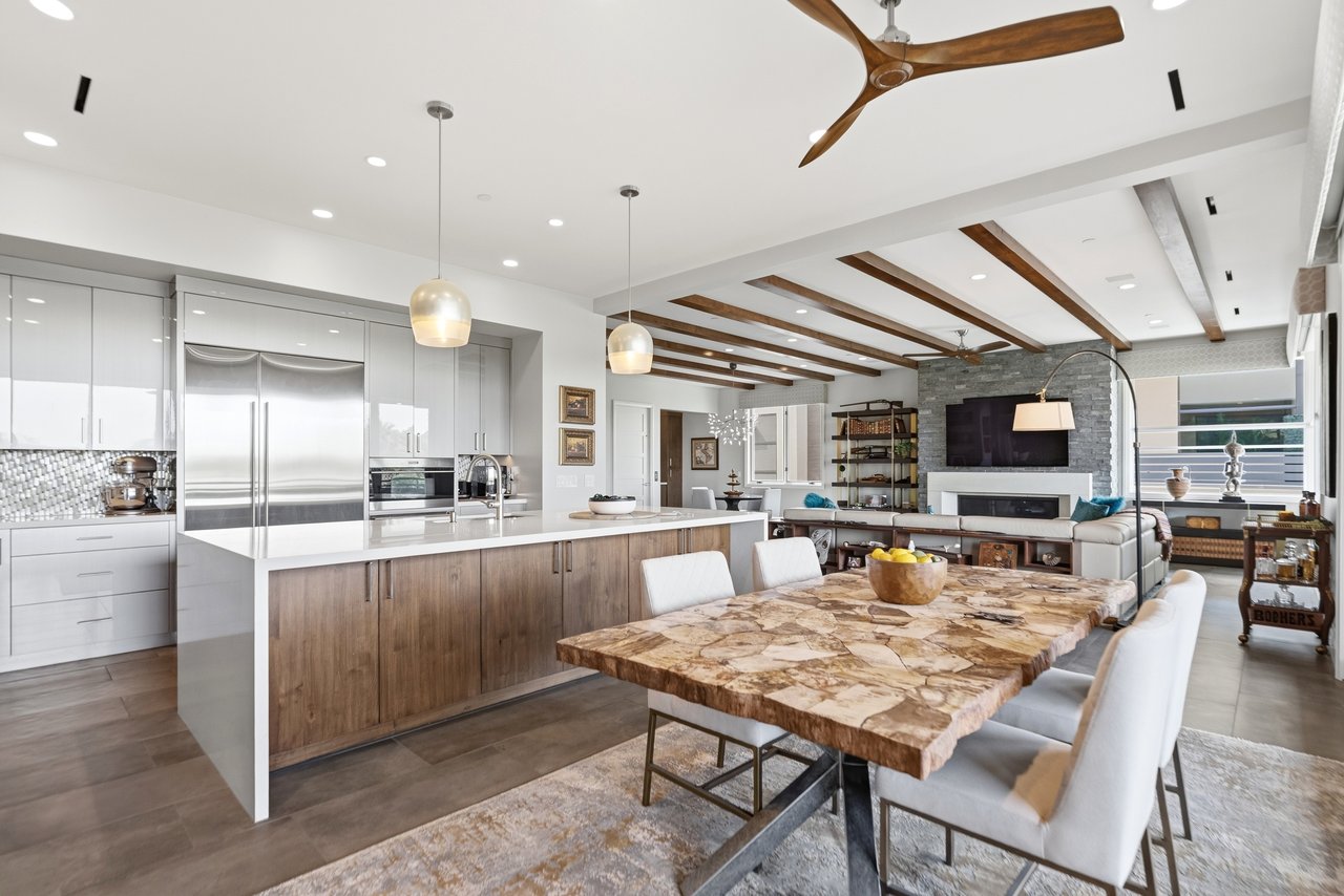 Las Brisas Drive