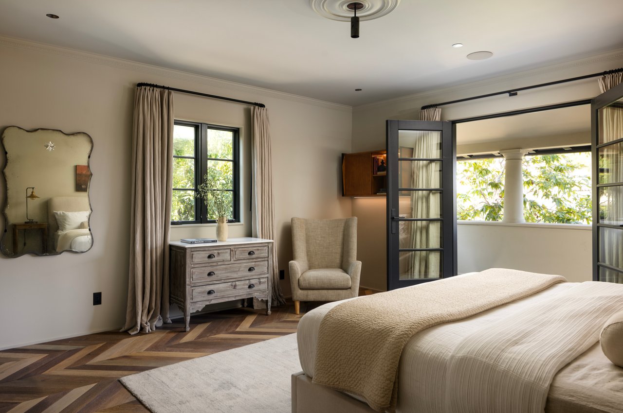 2401 Nottingham Ave, Los Feliz