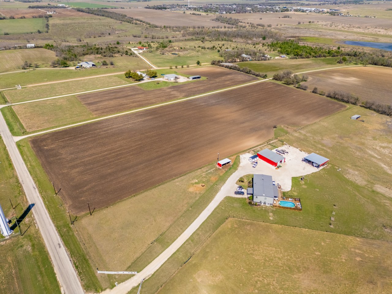 1295 County Road 432 Rd, Taylor Texas 76574