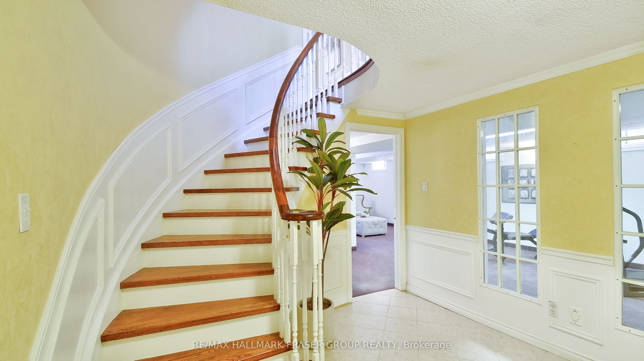 28 Leah Cres