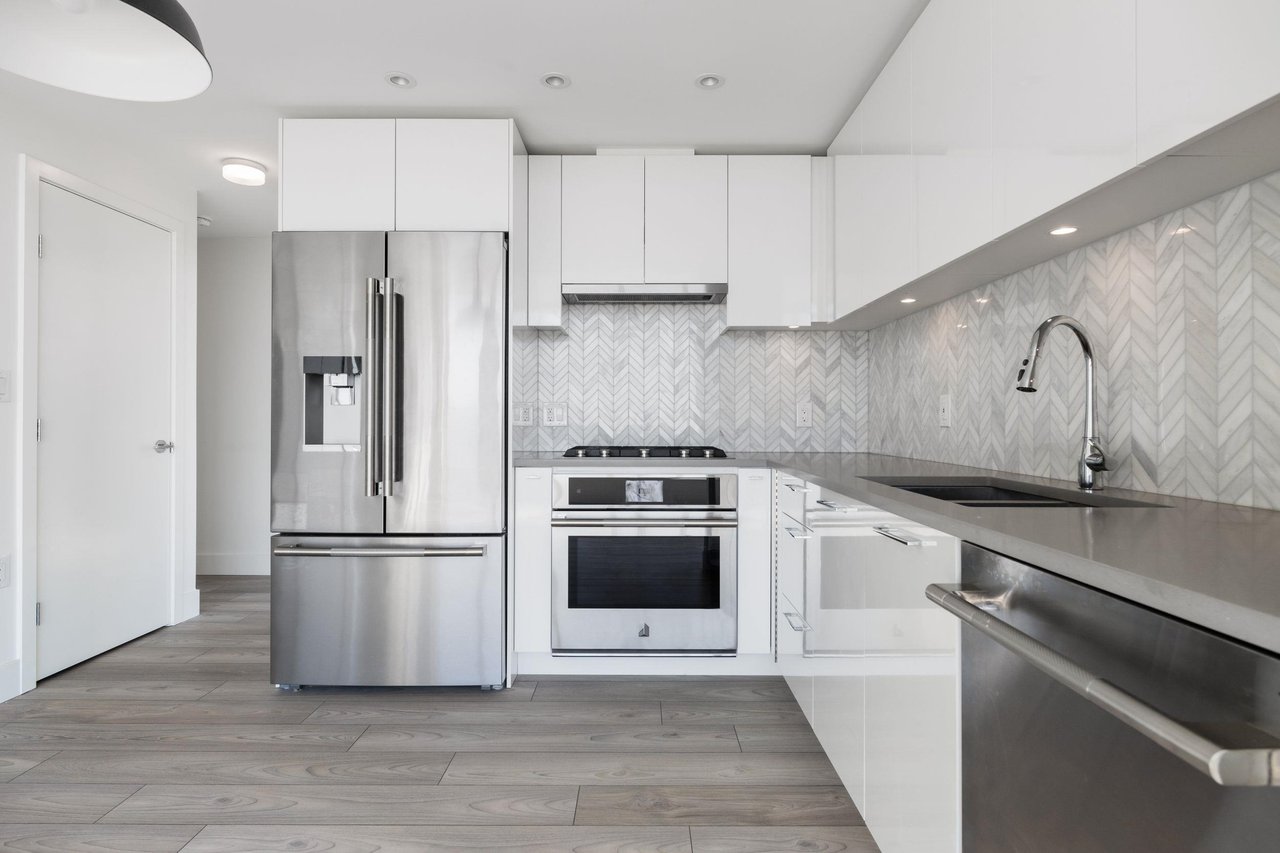 3581 E Kent Ave N, #1105