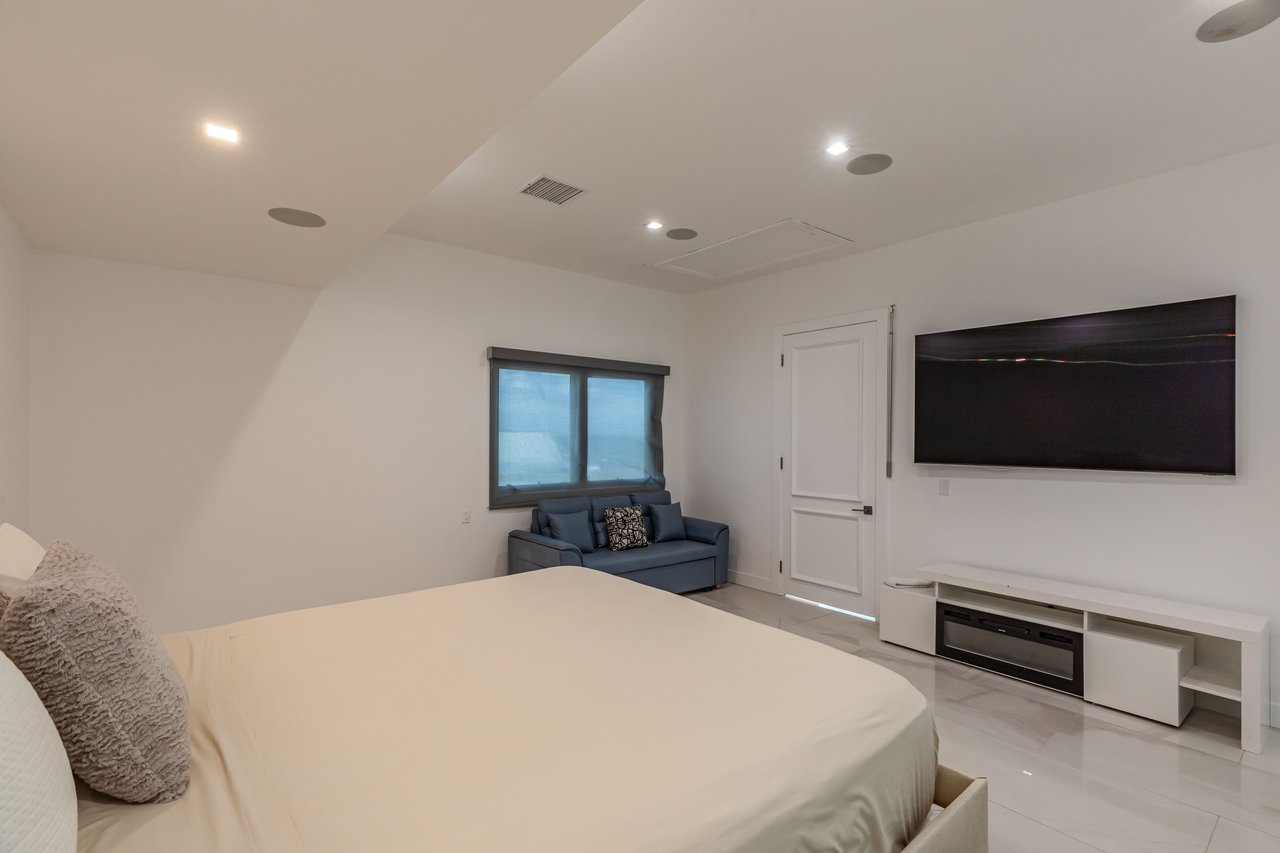 11350 Pacific Coast Hwy