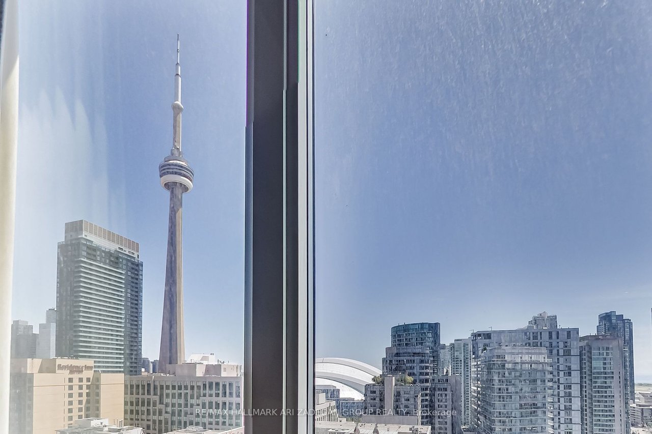 88 Blue Jays Way #1908