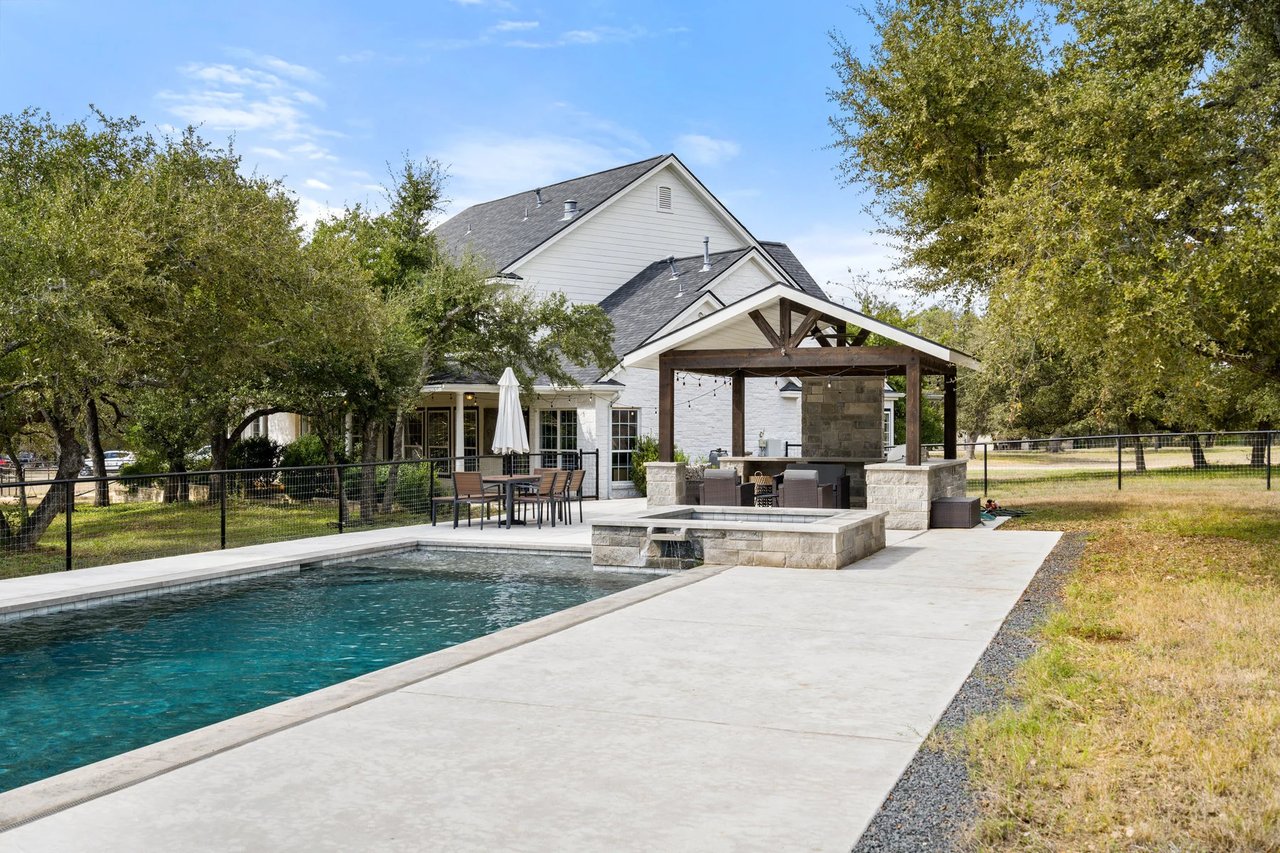 105 Roanoak Dr