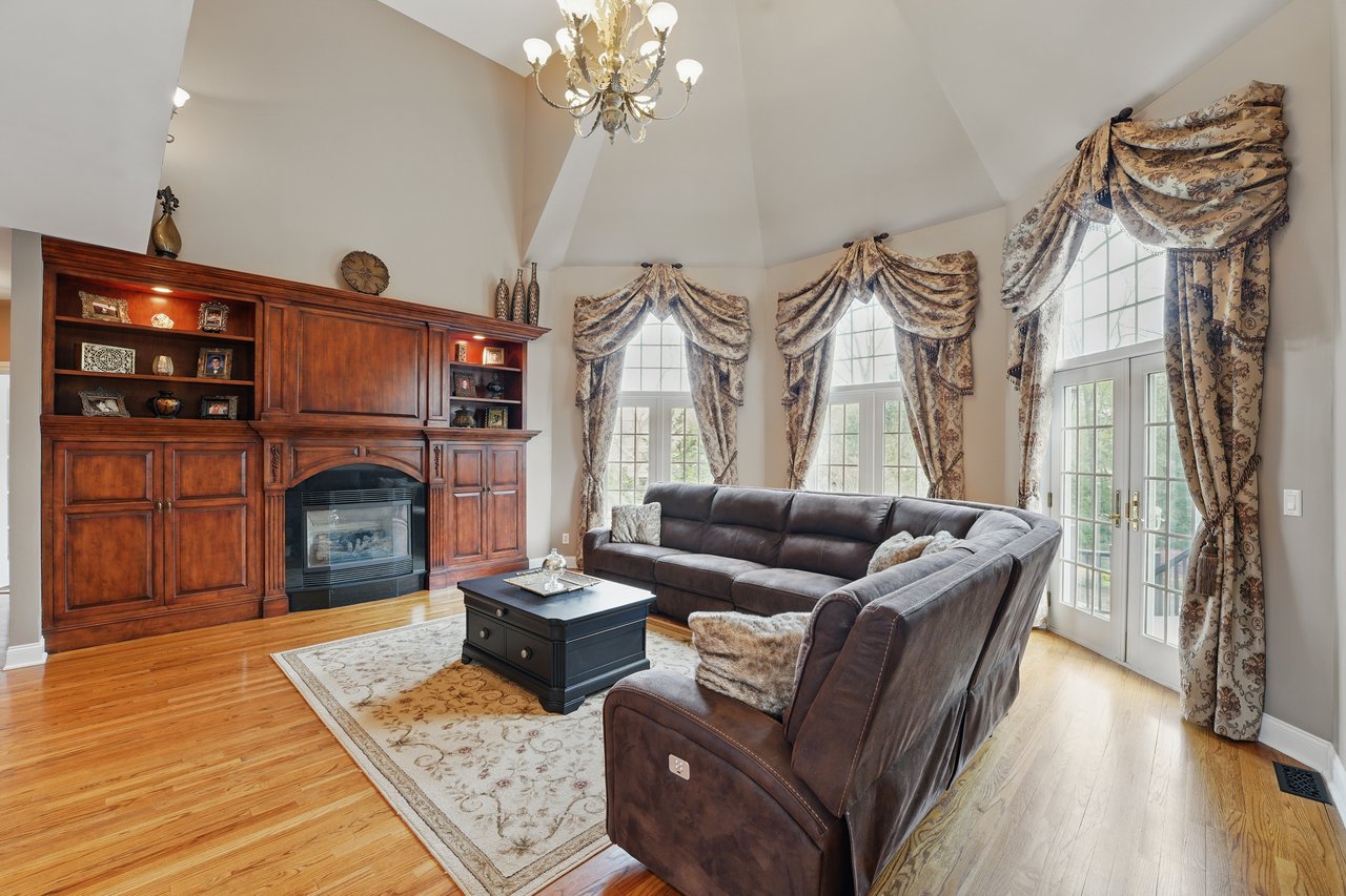 8 Matthew Place