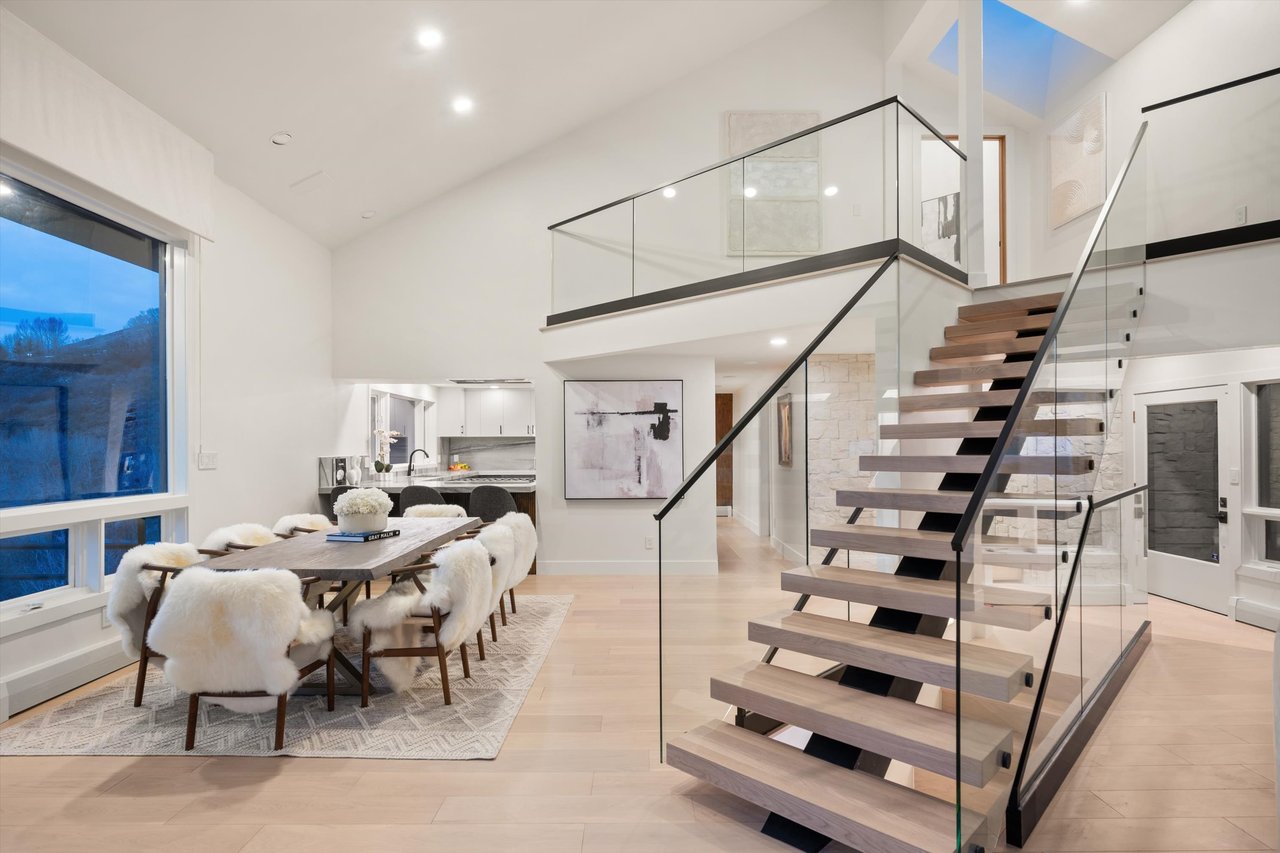 Designer Living with Unmatched Mountain Views